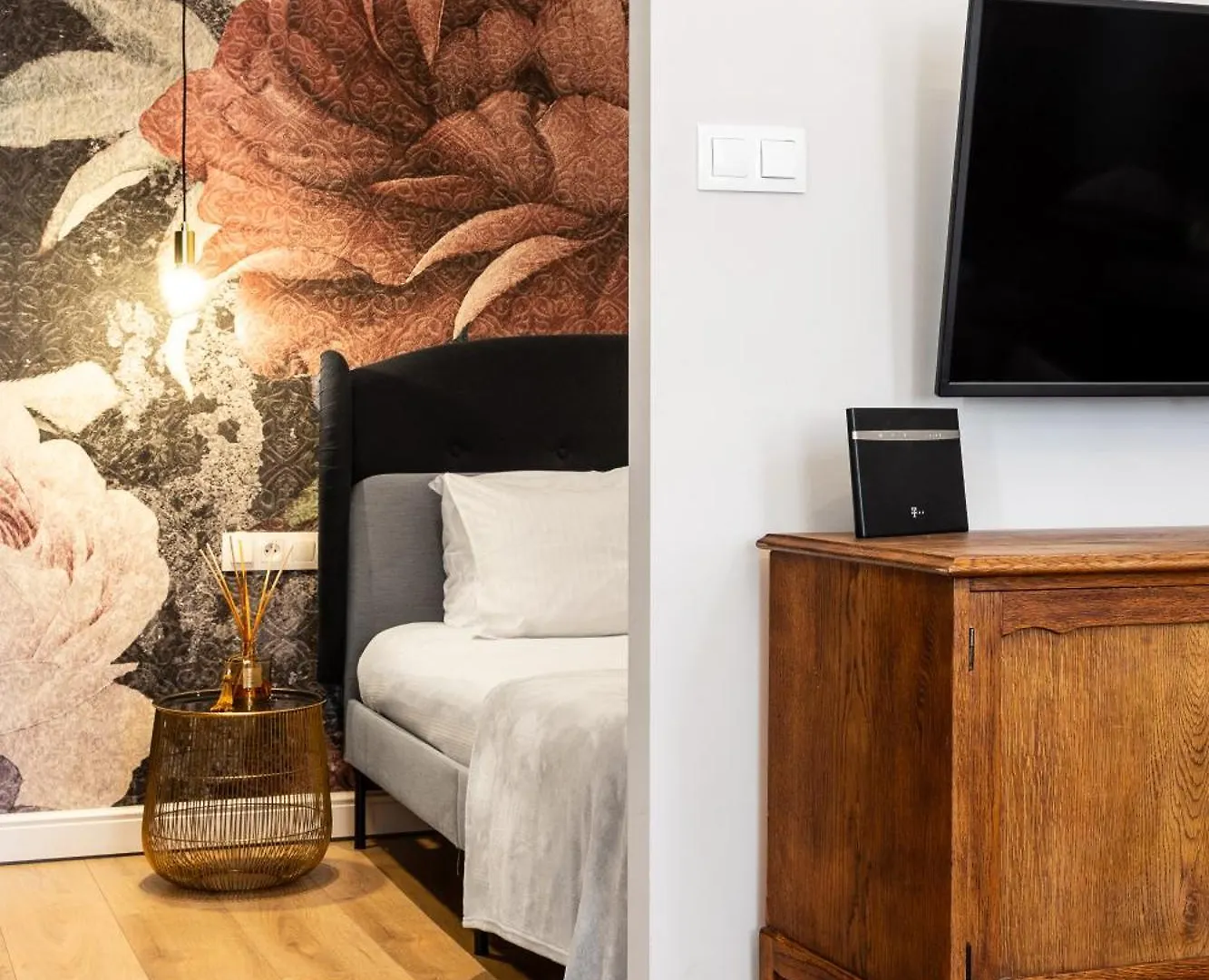 Househost Apartment: Lazarza II Street Krakow Apartment