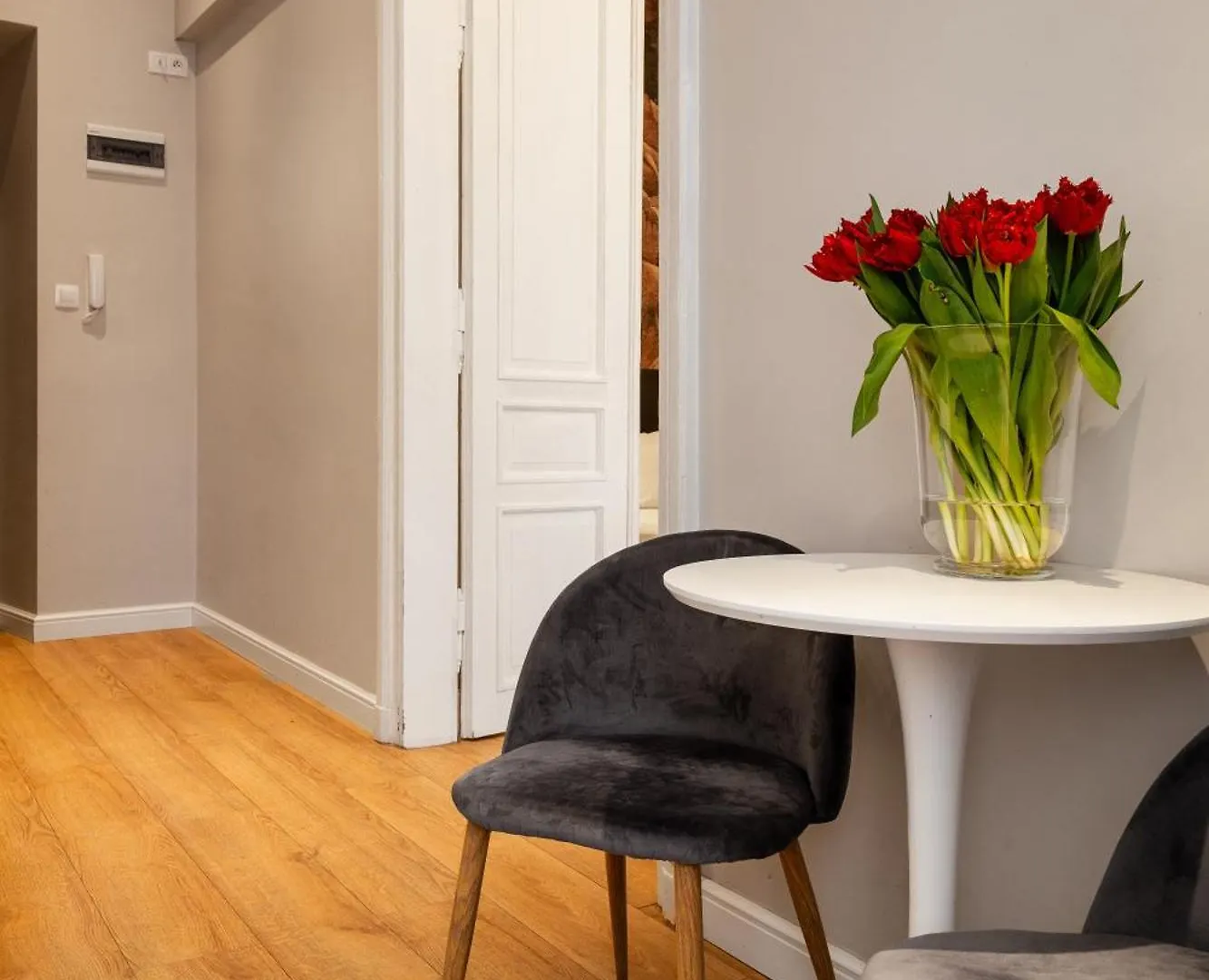 Househost Apartment: Lazarza II Street Krakow Apartment